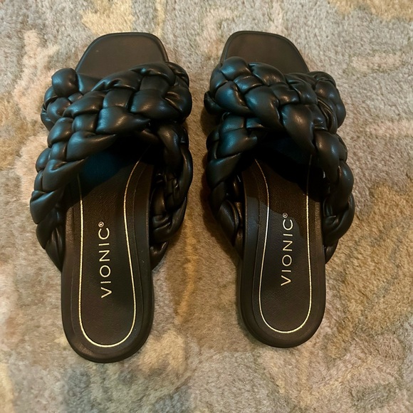 Black Vionic braided cross strap slides kalina, size 6, never worn, new in box - Picture 2 of 10